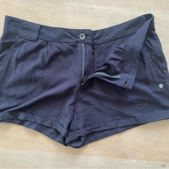 Roxy Women's Black Shorts - Picture 3 of 10